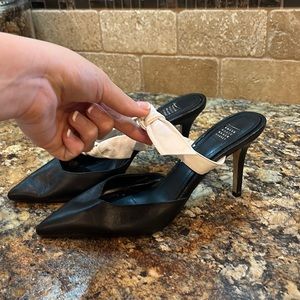White House black market pumps